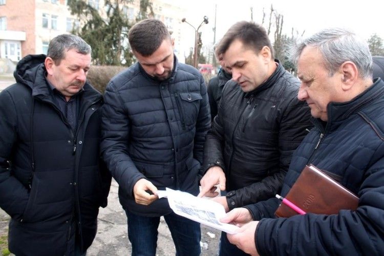 Тут не валятимуться шприци: у центрі Іванич збудують сучасний спорткомплекс