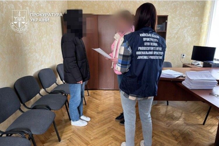 Мати – спільниця збоченця: на Київщині судитимуть пару, яка вчиняла насильство над малолітньою дитиною