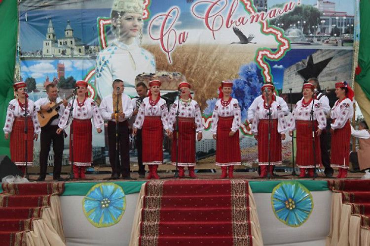 На Любешівщині звітують аматорські колективи (фото)