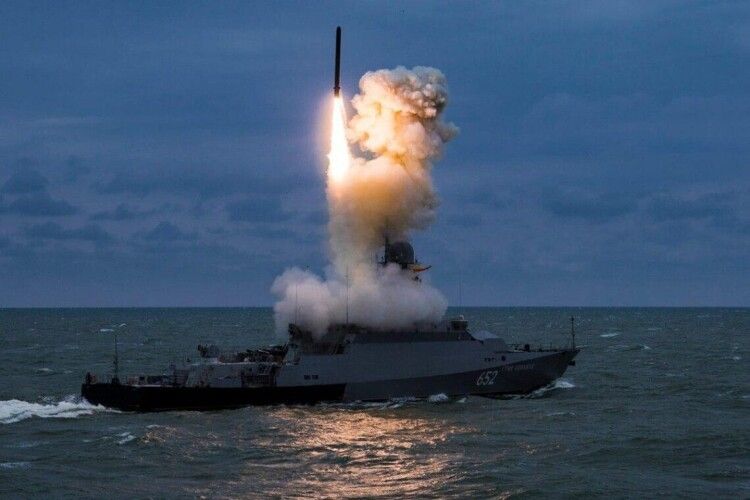 Росія вивела в Чорне море близько 10 кораблів 