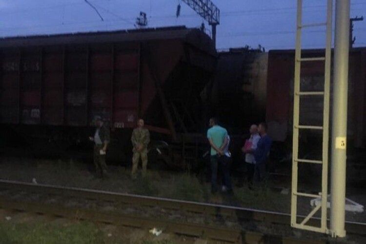 В Одесі внаслідок ураження електричним струмом загинув 14-річний хлопець, який намагався перелізти через металеву цистерну 