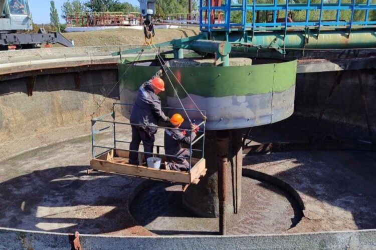 Власними силами: на Волині ремонтують радіальний відстійник очисних споруд