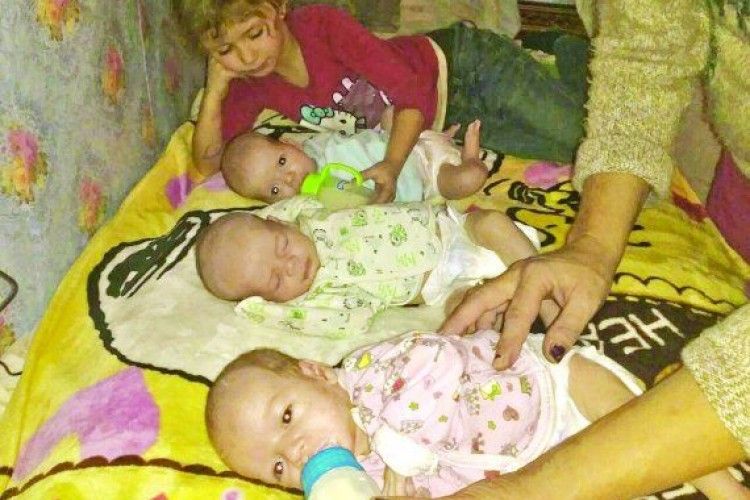 Мати восьми дітей народила трійню 