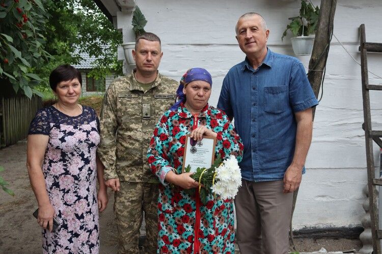 Військовий з Волині, який повернувся з полону, отримав відзнаку від Головнокомандувача