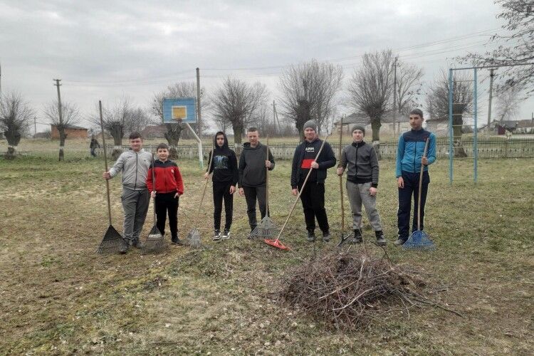 На Горохівщині школярі роблять компост