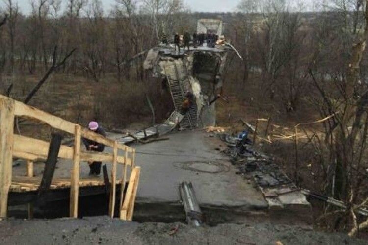 У Мінську домовилися з 1 серпня розміновувати міст у Станиці Луганській