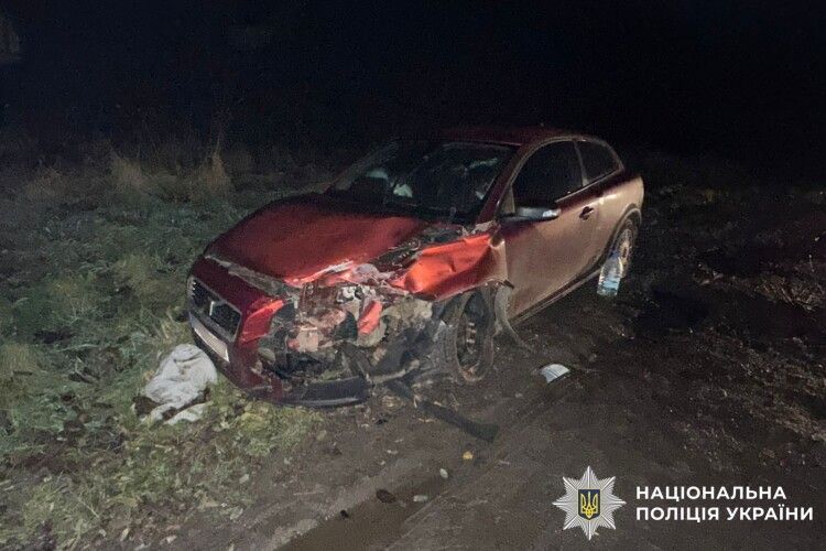 На Рівненщині «Volvo» врізався у «Ford» волинянина: пасажирка у лікарні