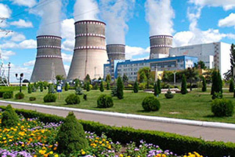 АТОМНА ВІДКРИВАЄ СВОЇ ТАЄМНИЦІ