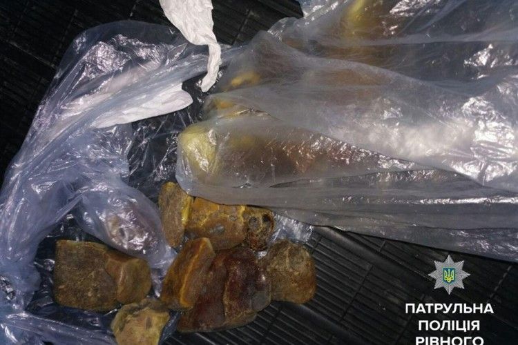 Напаковану бурштином автівку видала… технічна несправність