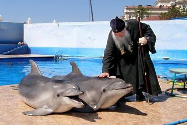 У Волинській єпархії зворушливо згадали спочилого митрополита Ніфонта – у супроводі дельфінів (фото)