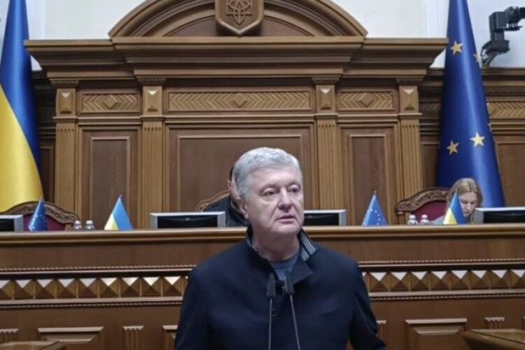 Порошенко про підвищення податків: цей закон не допомагає армії, але знищує українську економіку