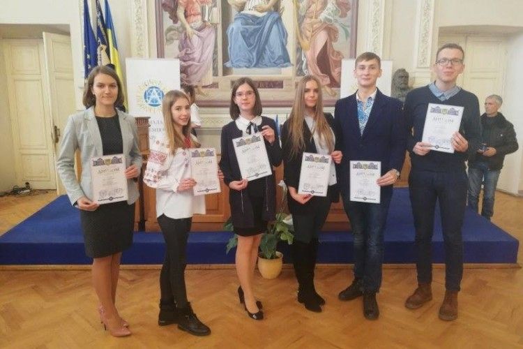 270 українських школярів і студентів стали стипендіатами Президента України, з них - десятеро волинян