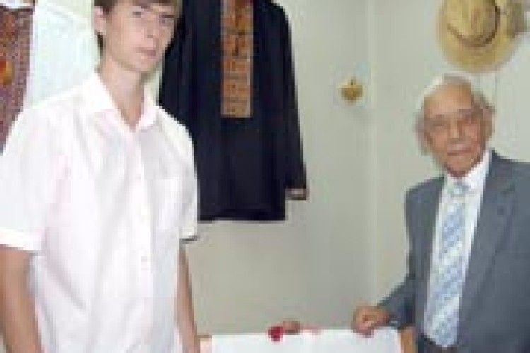 НИТКА, ЩО ОБ’ЄДНУЄ ПОКОЛІННЯ