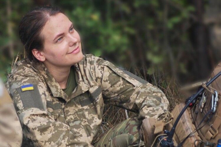 Лейтенантка з Волині подолала хворобу, щоб вдягнути піксельну форму Князівської бригади