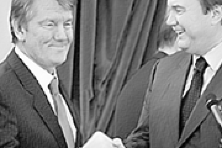 ЮЩЕНКО ДОМОВИВСЯ З ЯНУКОВИЧЕМ?