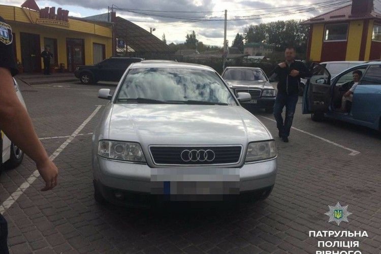 14-річний хлопець з Білої Криниці викрав «Audi А6»… і дав покататися батьку (фото)