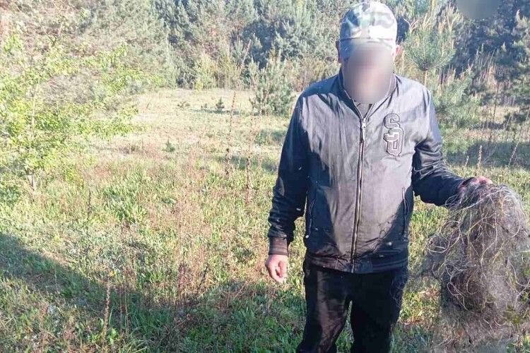 На Волині затримали чоловіків, які виловлювали рибу сітками 