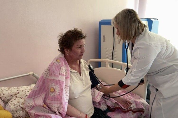 Майже всі ліжка зайняті: як працює єдиний на Волині центр паліативної допомоги (Відео)