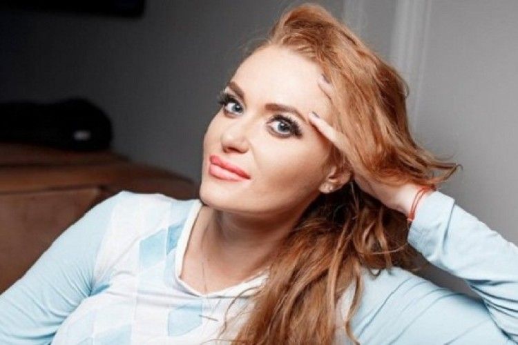 Українська співачка поїхала відпочивати у Маріуполь