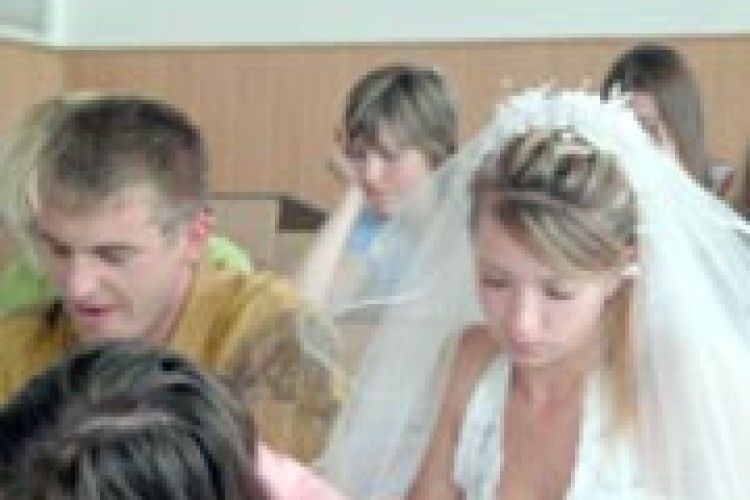 УРОЧИСТОСТІ: і марш Мендельсона, й іспит на знання