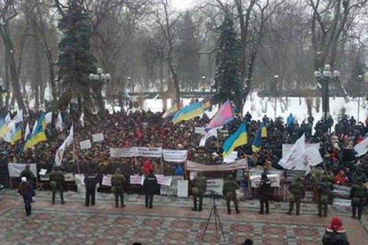Під Радою знову неспокійно: пенсіонери МВС висунули вимоги