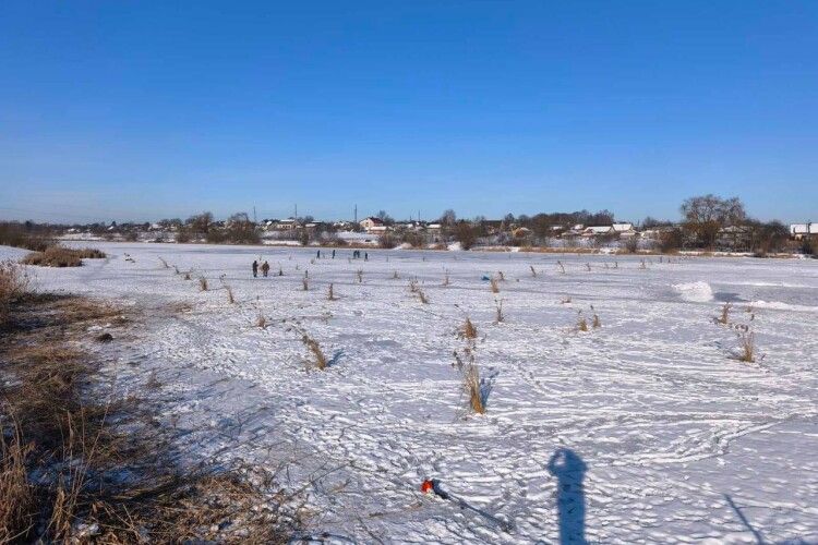На волинських водоймах рятують підводних мешканців