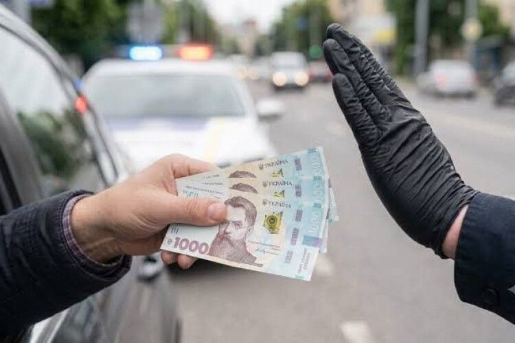Пропонував гроші після п'яної їзди: на Волині судили батька п'ятьох дітей