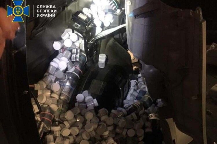 Через Львівщину везли, а на Рівненщині виготовляли сильні психотропи