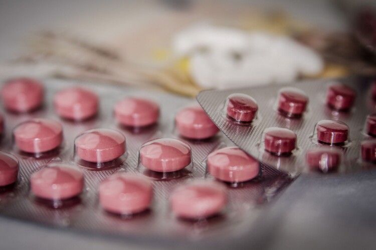 Аптеки зможуть продавати рецептурні препарати без рецепта до кінця воєнного стану