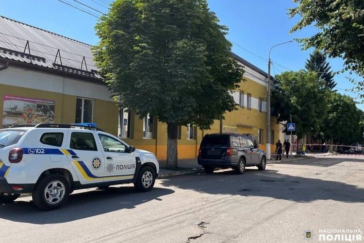 На Рівненщині жінку відправили за ґрати за п'яний дзвінок з погрозами