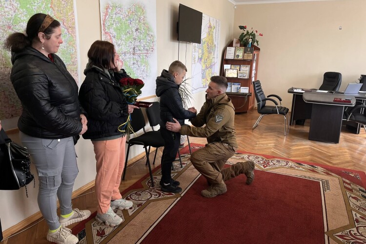 У громаді на Волині вручили державні нагороди родинам загиблих Героїв