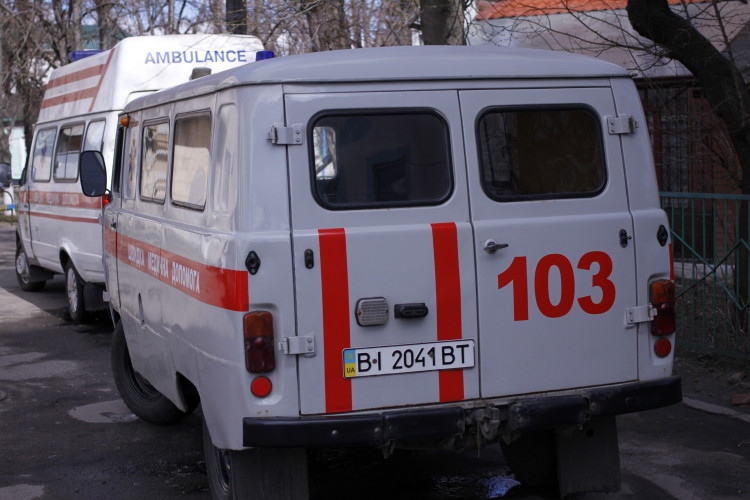 Горохівські лікарі рятували чоловіка від… «білки»