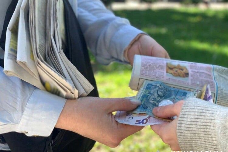 На Житомирщині листоноша у перший робочий день обікрала власних клієнтів, - поліція