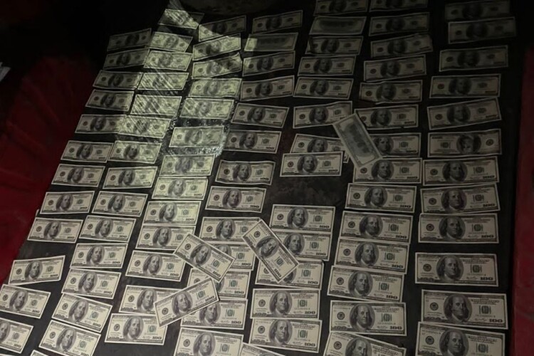 Волиняни вторгували більше 13 тисяч доларів за два авто для ЗСУ: їм повідомили про підозру (Фото)