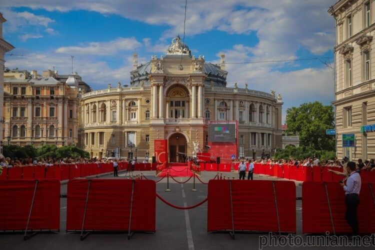 В Одеський оперний театр не пускатимуть відвідувачів у шортах та шльопанцях  