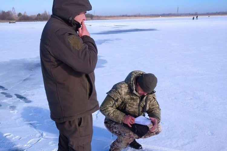 На водоймі нацпарку на Волині спіймали браконьєра