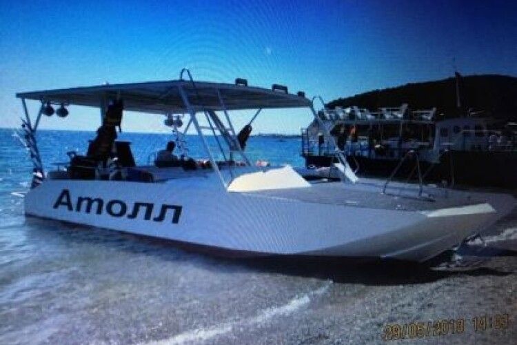 У Чорному морі перекинувся катер з 55 туристами на борту
