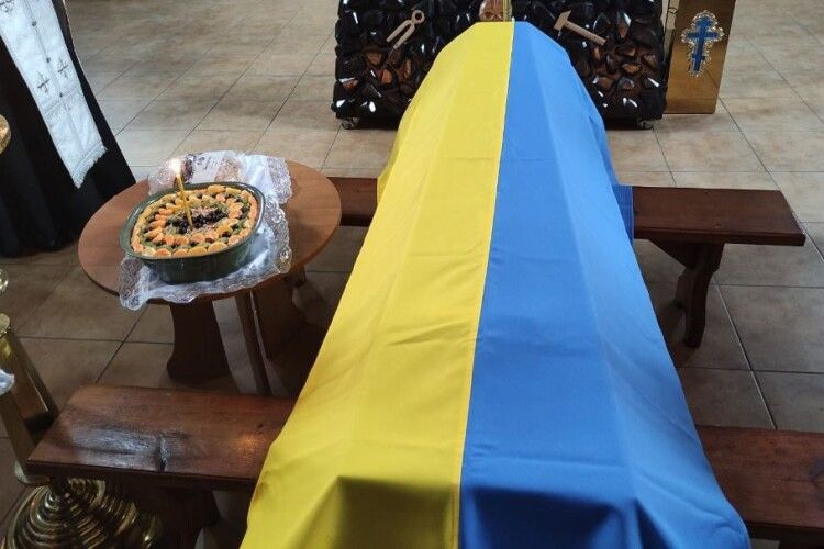 На Камінь-Каширщині провели в останню дорогу 42-річного Героя (Фото)