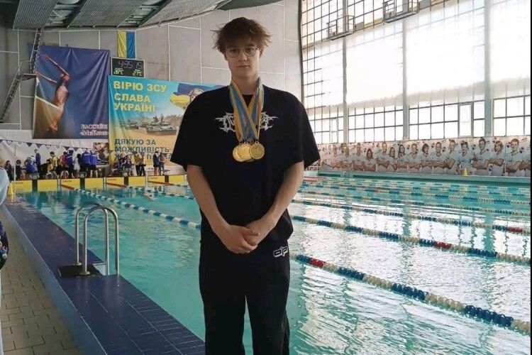 Юний волинянин встановив рекорд України з параплавання