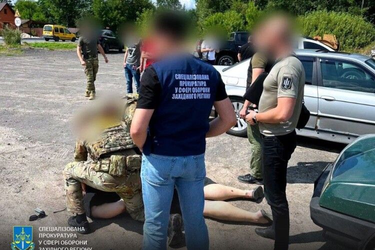 На Волині військовий торгував фальшивими діагнозами для виїзду за кордон