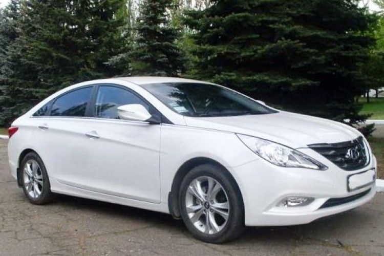 Луцькі поліцейські шукають білу «Hyundai Sonata», яка збила хлопця
