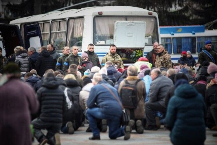 У Рівному попрощалися із 21 загиблим від авіаудару по телевежі (Фото)
