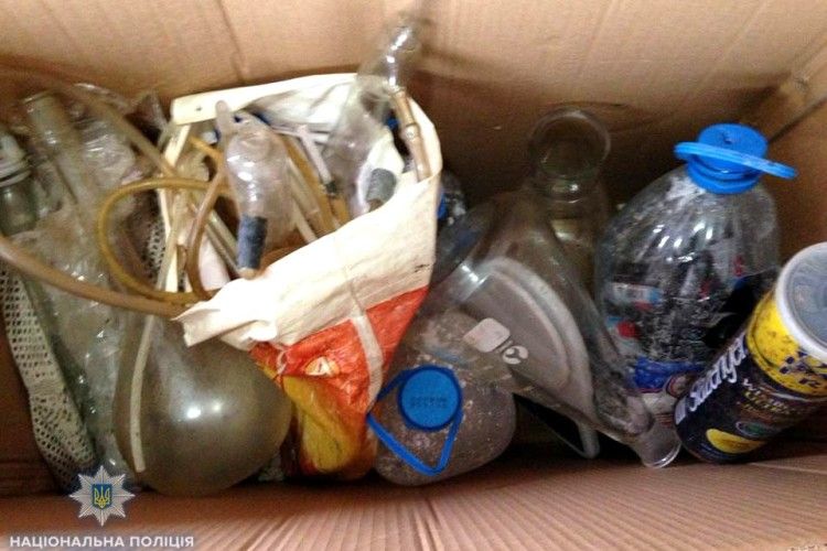 Нарколабораторію виявили у селі на Рівненщині