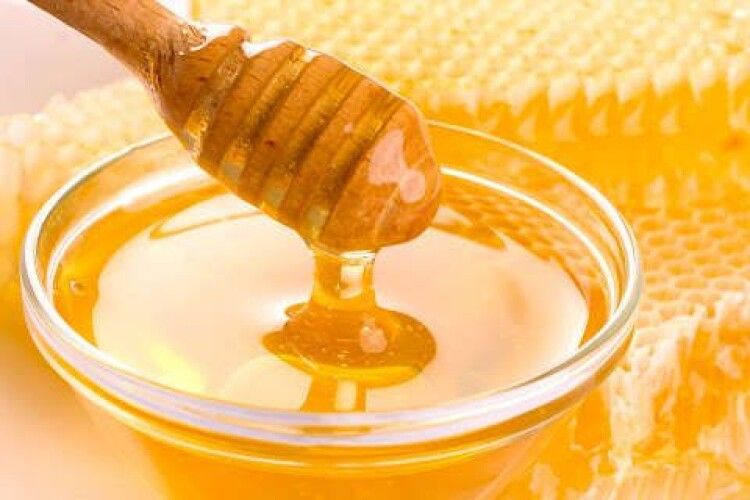 В Україні масово фальсифікують мед: що робити споживачу