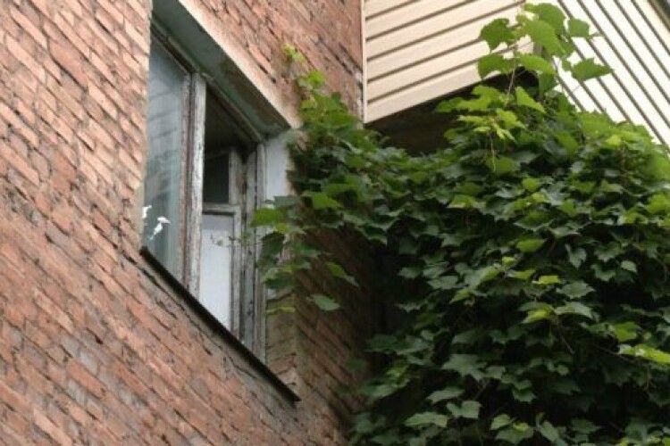 Рівнянин збирав сміття у квартирі з 2016 року. Його відправили на лікування