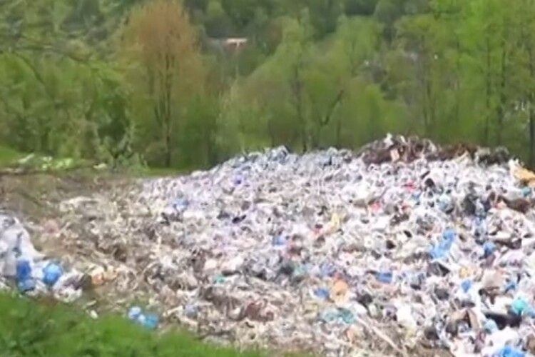 Тонни сміття накопичилися в туристичній перлині