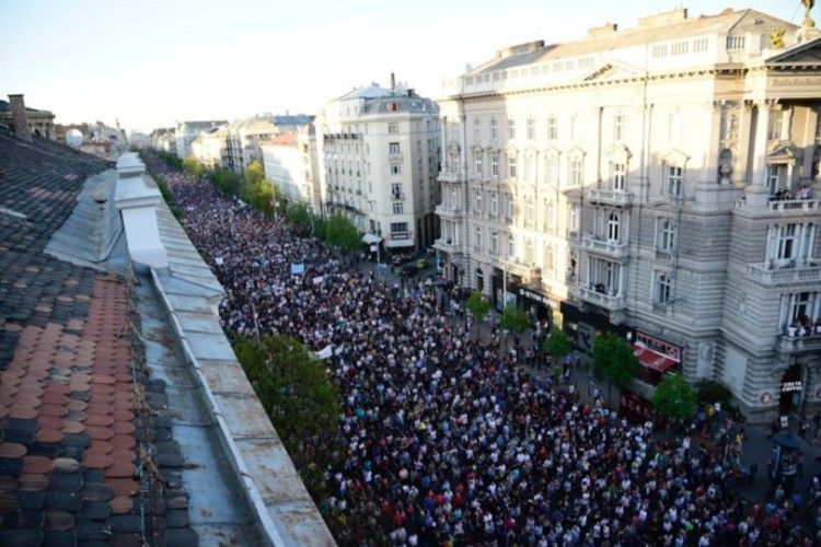 Угорці протестують проти путінізації своєї країни