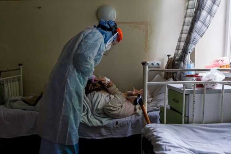 Знову антирекорд смертей від коронавірусу: в Україні – 342 летальних випадки, на Волині - 4