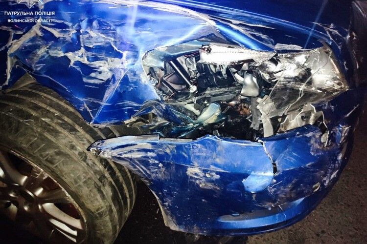 На Волині водій з «липовими» номерами протаранив іншу автівку