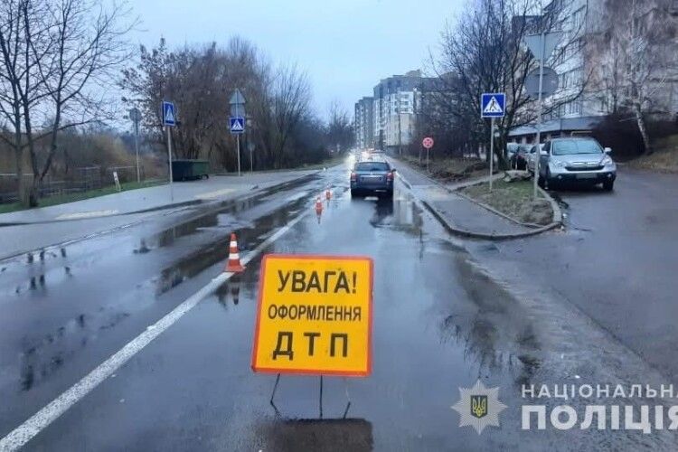 На Волині під колеса автівки потрапили пенсіонерки 